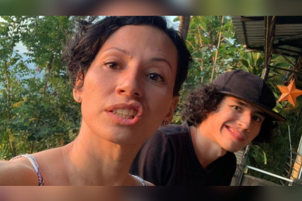 Giulio Parengkuan dan ibu