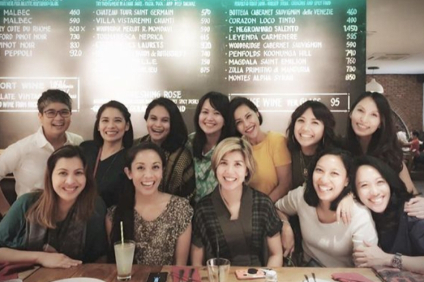 Fifi Karamoy Bersama Teman-Teman