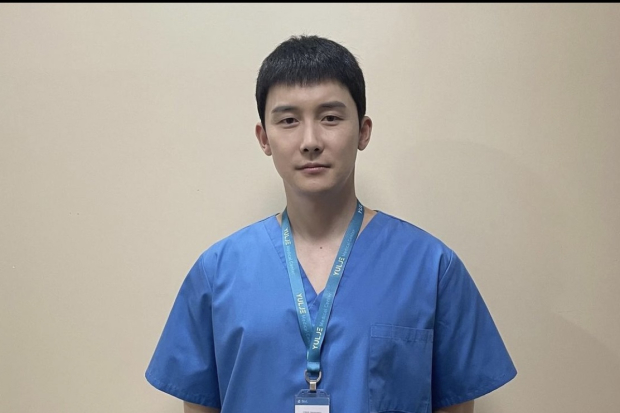 Kim Jun Han di drama Hospital Playlist