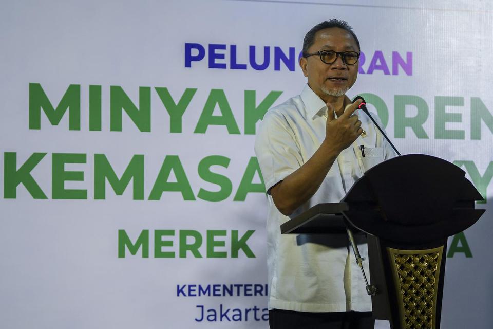 Menteri Perdagangan Zulkifli Hasan memberikan sambutan saat peluncuran minyak goreng kemasan rakyat (MinyaKita) di kantor Kementerian Perdagangan, Jakarta, Rabu (6/7/2022). Kementerian Perdagangan meluncurkan minyak goreng curah kemasan sederhana dengan h