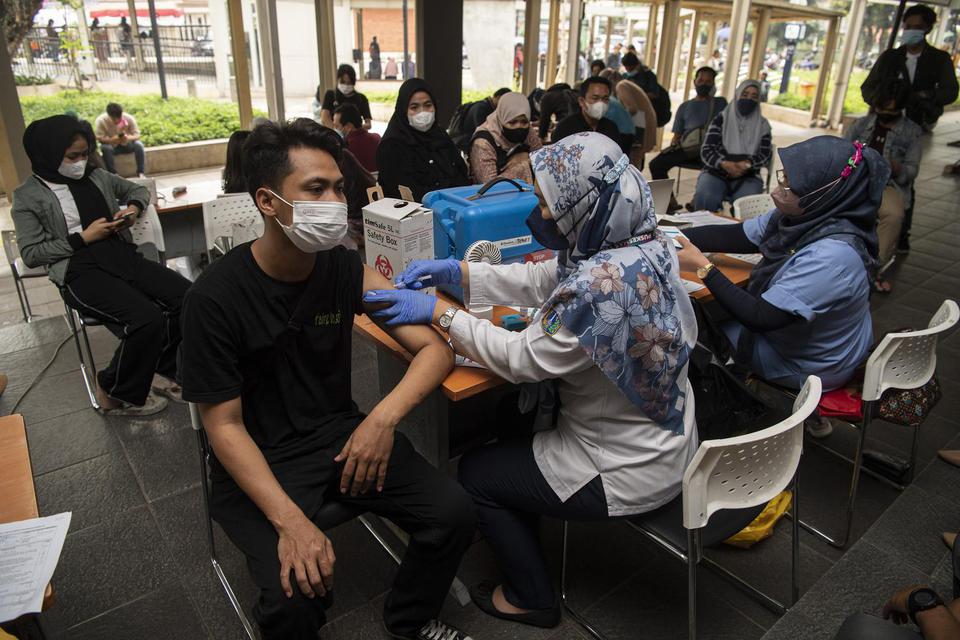 Kasus Covid-19 Hari Ini Bertambah 4.205 Orang, Jakarta Masih Tertinggi