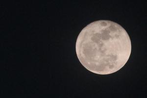 FENOMENA BULAN PURNAMA RUSA SUPER