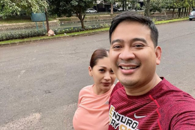 Raden Brotoseno dan Tata Janeeta