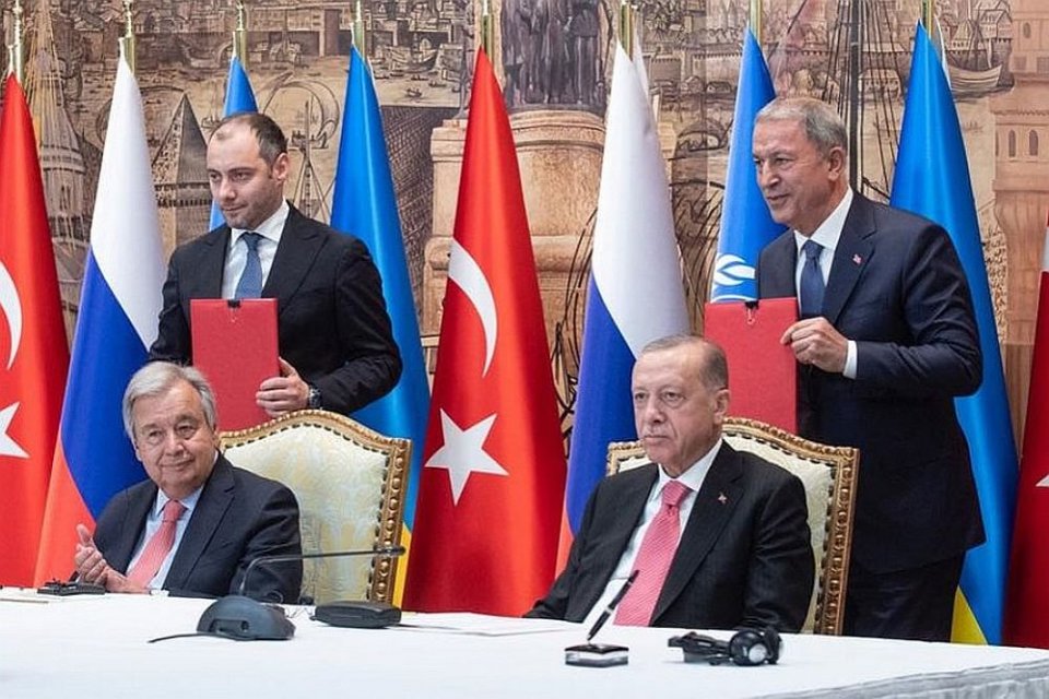 Sekjen PBB Antonio Guterres dan Presiden Turki Recep Tayyip Erdogan mendukung perjanjian antara Rusia dan Ukraina untuk menjamin agar ekspor pangan yang melalui Laut Hitam dapat dilanjutkan.