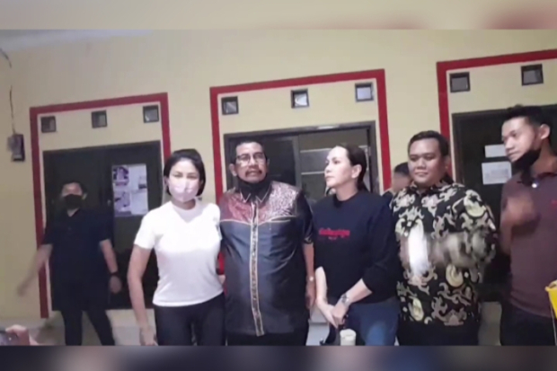 Nikita Mirzani Bebas