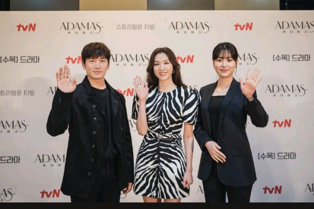 Konferensi Pers Adamas