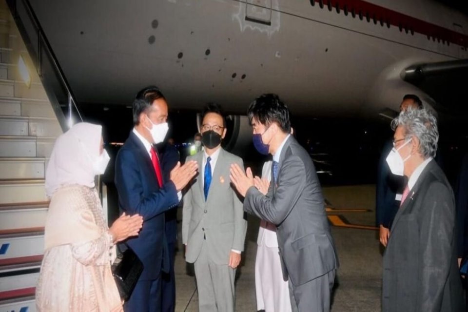 Presiden Joko Widodo tiba di Bandara Haneda, Jepang, Rabu dini hari (27/7).