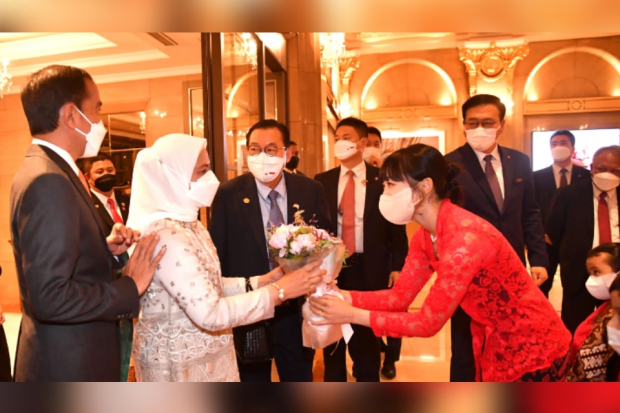 Dita Karang sambut Presiden Jokowi di Seoul