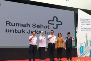 Gubernur DKI Jakarta Anies Baswedan resmikan perubahan nama RSUD jadi rumah sehat di Cengkareng, Jakarta Barat, Rabu (3/8). Foto: Antara.