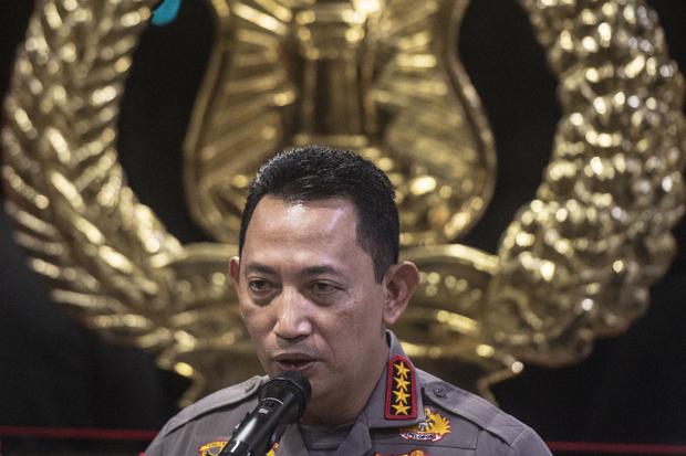 Kapolri Jenderal Pol Listyo Sigit Prabowo menyampaikan keterangan pers terkait penyidikan kasus penembakan Brigadir J di Mabes Polri, Jakarta, Kamis (4/8/2022). 
