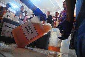 PELATIHAN PEMBUATAN BIOPESTISIDA