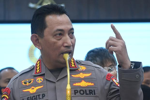 Kapolri Jenderal Pol Listyo Sigit Prabowo memberikan keterangan pers terkait tersangka baru kasus dugaan penembakan Brigadir J, Jakarta, Selasa (9/8/2022). 