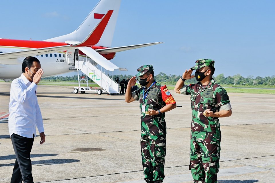 Presiden Jokowi melakukan kunjungan kerja ke Provinsi Kalimantan Barat. Presiden Joko Widodo tiba di Bandara Internasional Supadio pada Selasa (9/8/2022), kemudian menuju Kabupaten Mempawah dengan Helikopter.