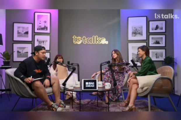 Luna Maya Minta Gilang Tirukan Ariel NOAH