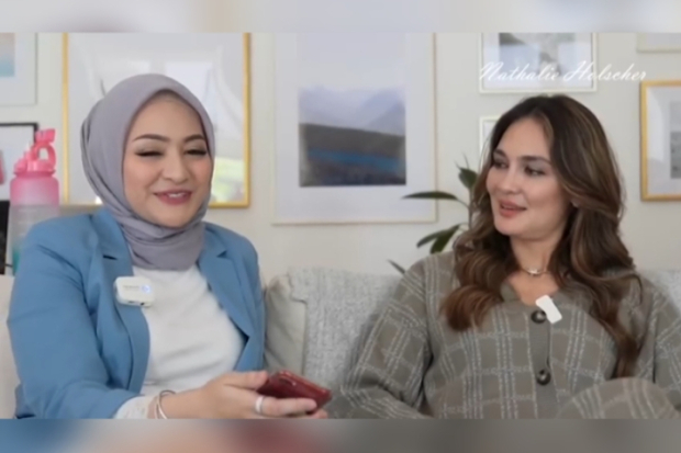 Luna Maya dan Nathalie Holscher