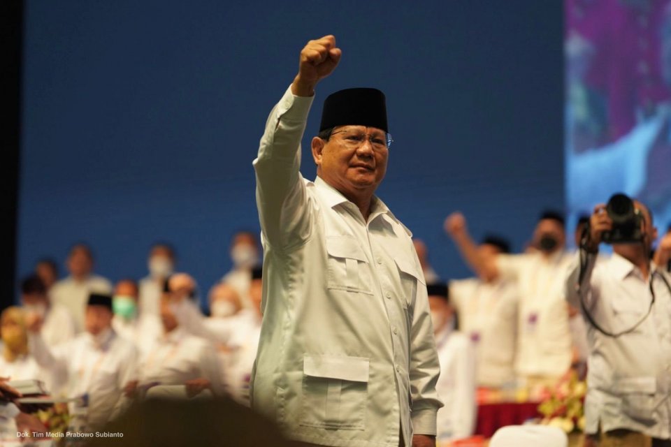 Ketua Umum DPP Partai Gerindra Prabowo Subianto menjawab desakan seluruh kader partainya yang meminta dirinya maju kembali sebagai calon presiden (capres) pada Pilpres 2024. Prabowo menerima permohonan untuk dicalonkan sebagai calon presiden RI 2024 denga