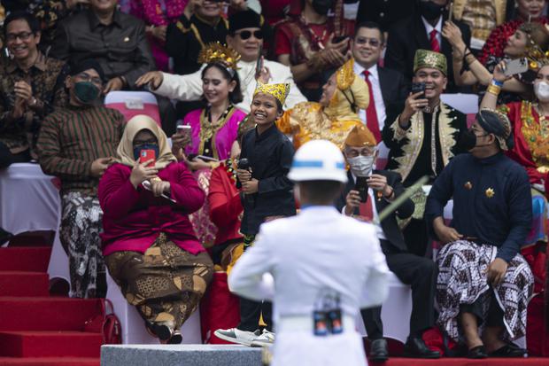 Penyanyi cilik Farel Prayoga tampil disela Upacara Peringatan Detik-Detik Proklamasi Kemerdekaan ke-77 Republik Indonesia di Istana Merdeka, Jakarta, Rabu (17/8/2022). 