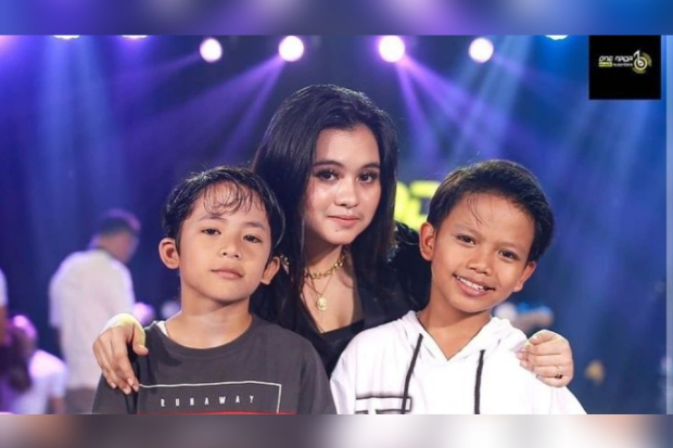 Farel Prayoga (kanan)