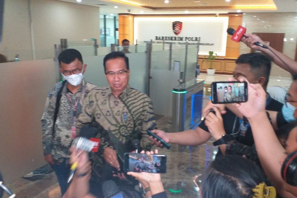 Pengacara Erick Thohir, Ifdhal Kasim, melaporkan Faizal Assegaf ke Mabes Polri pada Jumat (26/8).