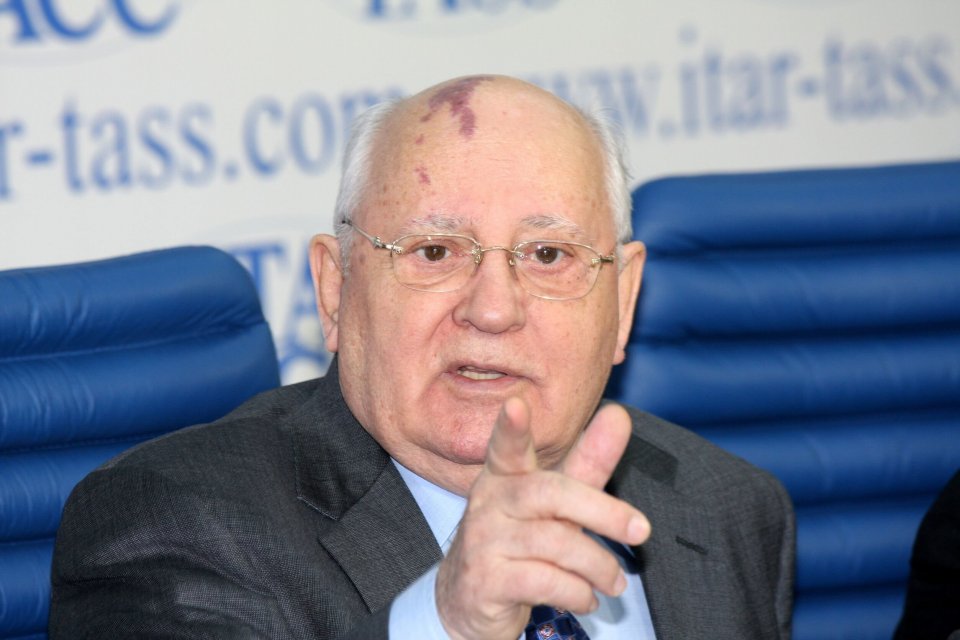 Mikhail Gorbachev, Rusia