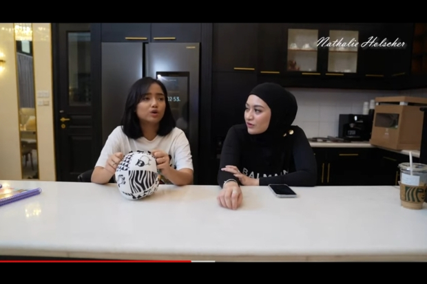 Fuji Utami dan Nathalie Holscher