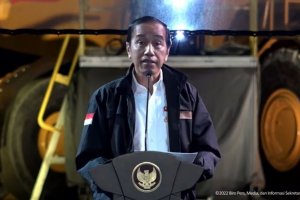 Presiden Joko Widodo saat meresmikan 5G di tambang PT Freeport Indonesia, Mimika, Papua, Kamis (1/9). Foto: Youtube Sekretariat Presiden.