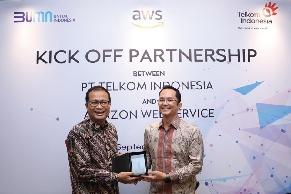 Telkom Jalin Kerja Sama Dengan Amazon Web Services - Info Katadata.co.id