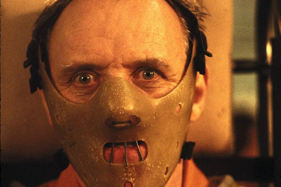 Ilustrasi, karakter psikopat Hannibal Lecter dalam film The Silence of the Lambs (1991). Karakter psikopat dalam film memiliki daya tarik tersendiri karena perilaku kriminal mereka. Berikut pilihan film psikopat terbaik yang dapat disaksikan.