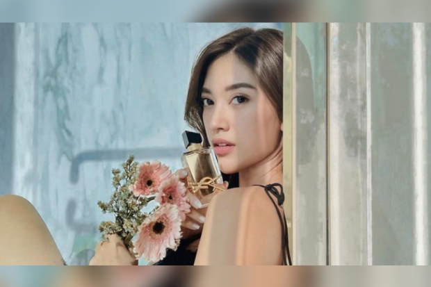 Profil dan Biodata Dindra Nashriyah: Agama, Umur, Keluarga, Pacar, IG -  Hits Katadata.co.id