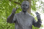 ilustrasi Patung Perunggu Nelson Mandela Di Afrika Selatan