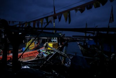 Nelayan di Jakarta Menjerit, Keluhkan Kenaikan Harga BBM
