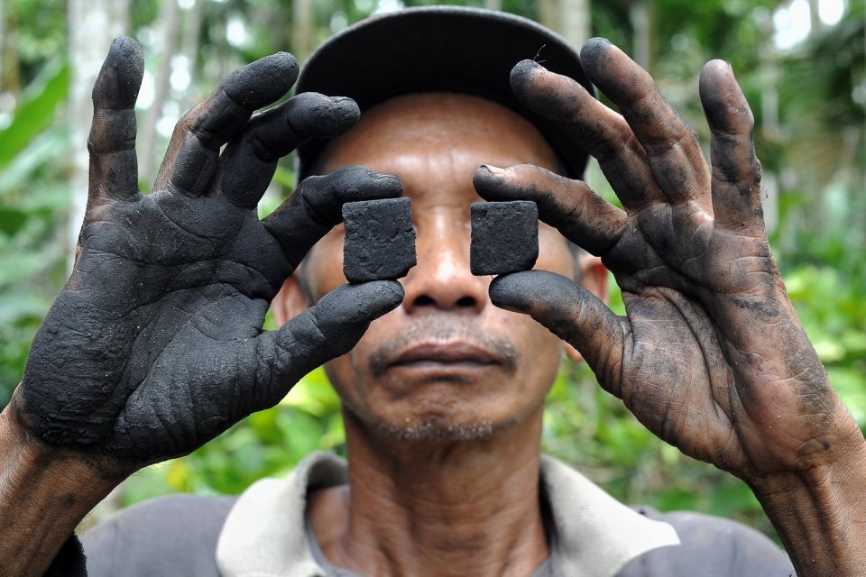 Kisah Petani Pengolah Limbah Pelepah