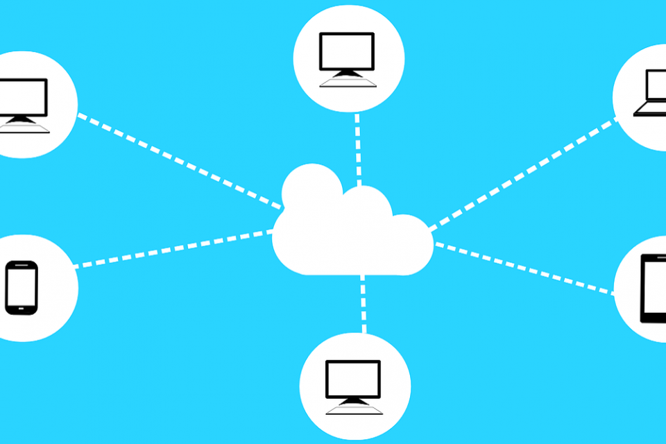 Cloud computing adalah teknologi berbasis internet
