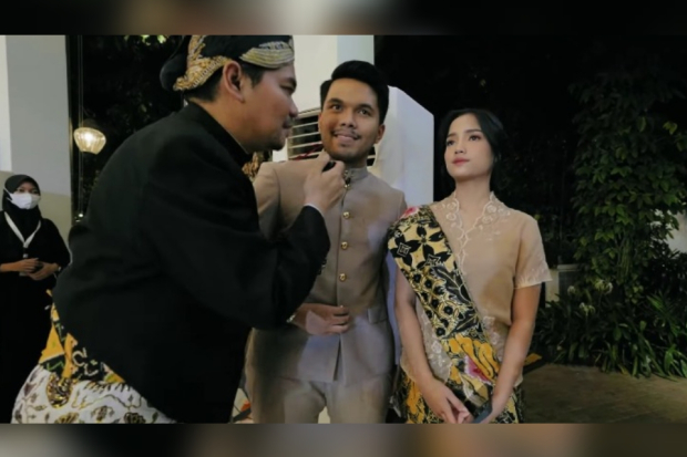 Thariq Halilintar dan Fuji Utami di Tedak Siten Ameena