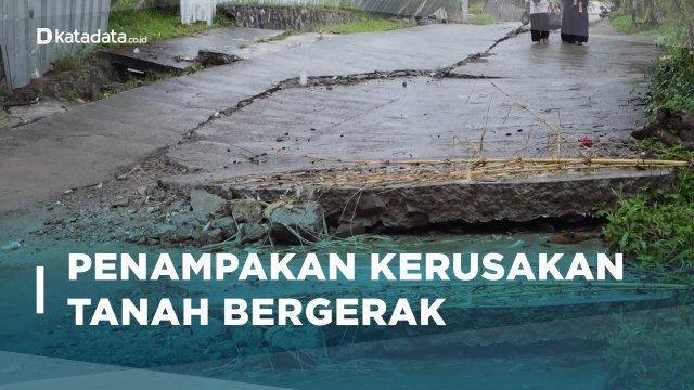 Fenomena Tanah Bergerak Rusak Ratusan Rumah di Bogor