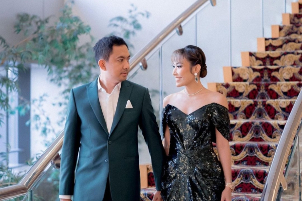 Ayu Dewi dan Regi Datau