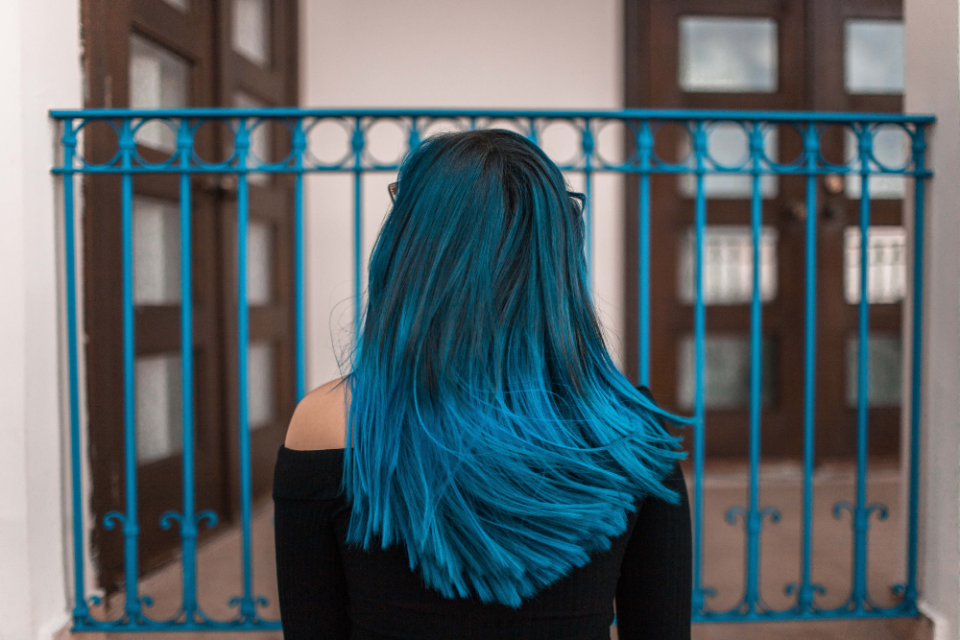 warna rambut biru