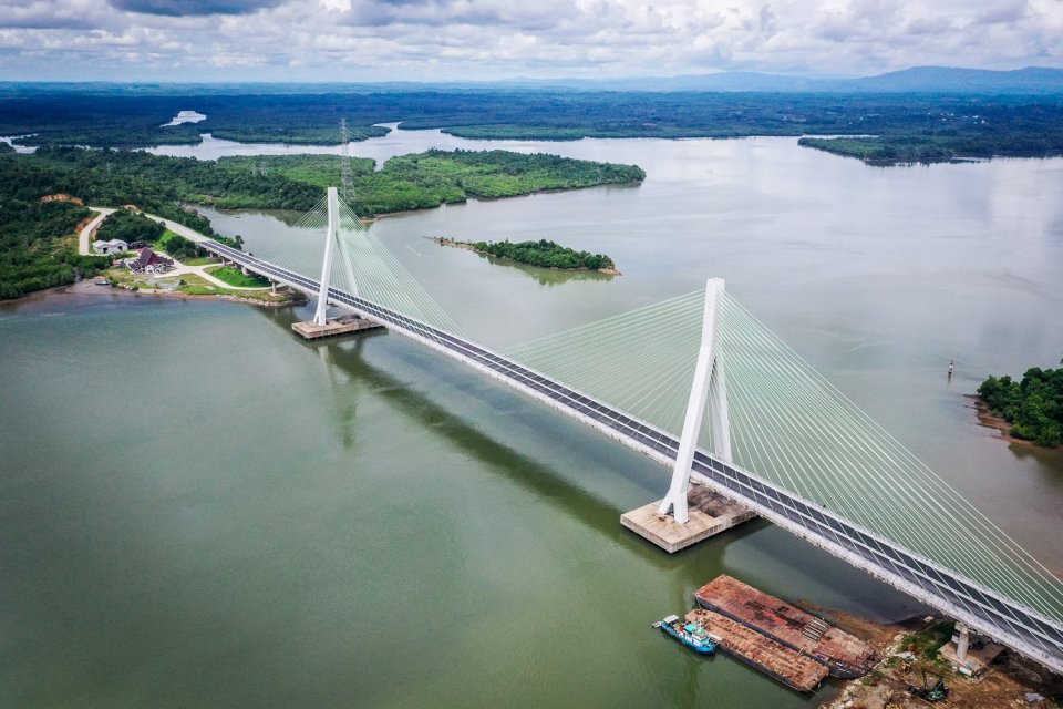 Suasana Jembatan Pulau Balang yaitu penghubung Balikpapan dengan Ibu Kota Negara (IKN) Nusantara, Kalimantan Timur, Jumat (7/10/2022). Jembatan yang merupakan akses untuk mempercepat perjalanan menuju IKN Nusantara yang telah rampung itu, saat ini belum d