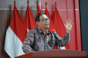 Menko Polhukam, Mahfud MD, saat hadiri acara FGD di Sekolah Partai PDIP di Lenteng Agung, Jakarta Selatan, Kamis (13/10).