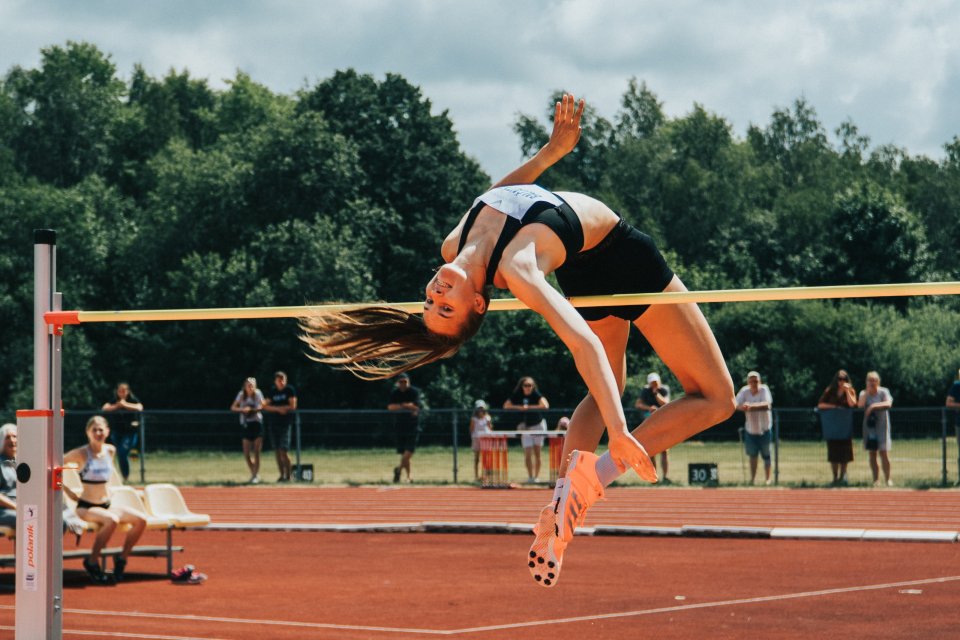 Lompat tinggi adalah satu di antara banyaknya cabang olahraga atletik untuk nomor lompat.