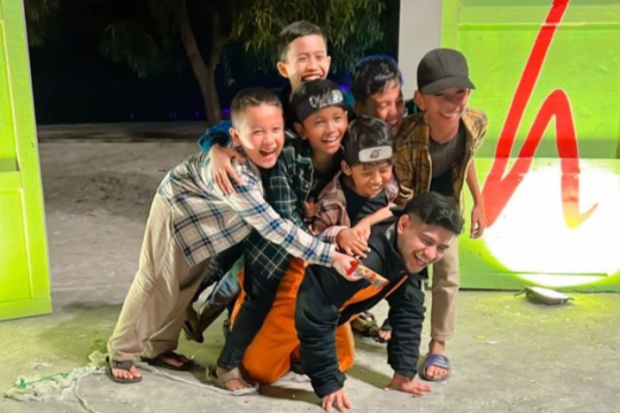 Momen ulang tahun Fadil Jaidi