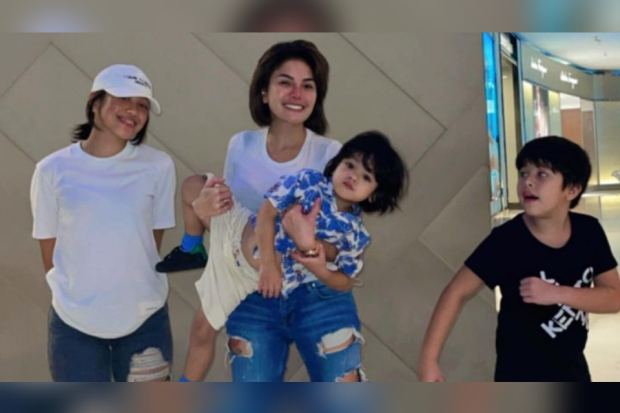 Laura Meizani Nasseru Asry alias Loly