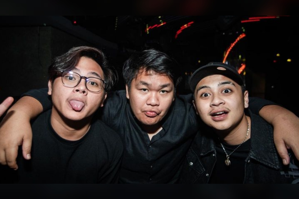 Nastya k fotosurati soqol oldi