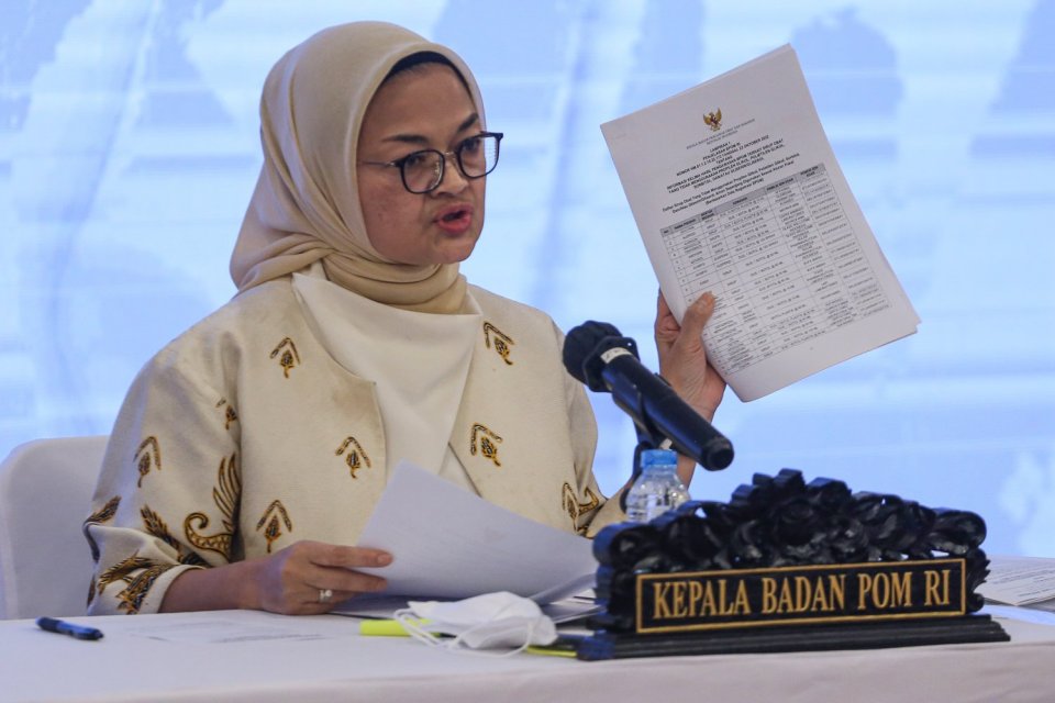 Kepala Badan POM Penny K Lukito memberikan keterangan pers hasil pengawasan BPOM terkait obat sirup di Kantor BPOM, Jakarta, Minggu (23/10/2022). 
