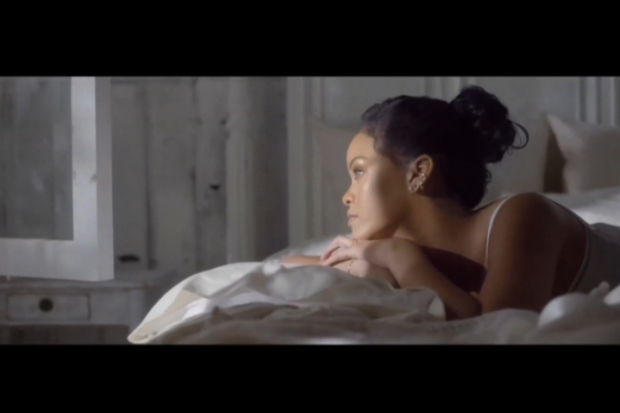 Lagu Lift Me Up - Rihanna