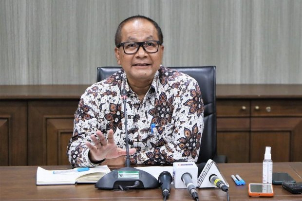 Sekretaris KemenKopUKM Arif Rahman Hakim berbicara pada wartawan saat konferensi pers yang diselenggarakan pada Jumat (28/10/2022).