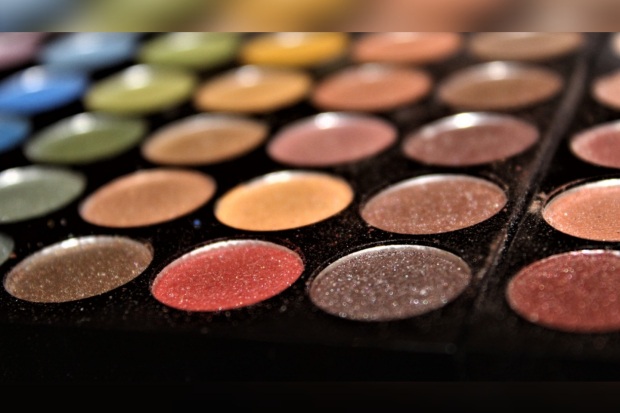 Eye make up untuk mata sensitif