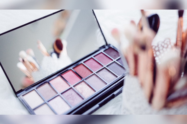 Eye make up untuk mata sensitif