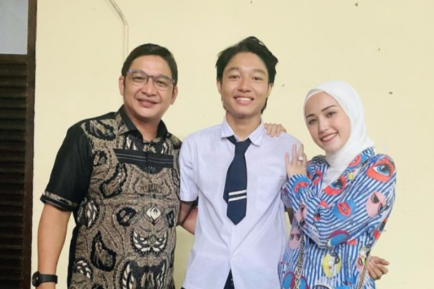Pasha Ungu, Kiesha Alvaro, Adelia Pasha