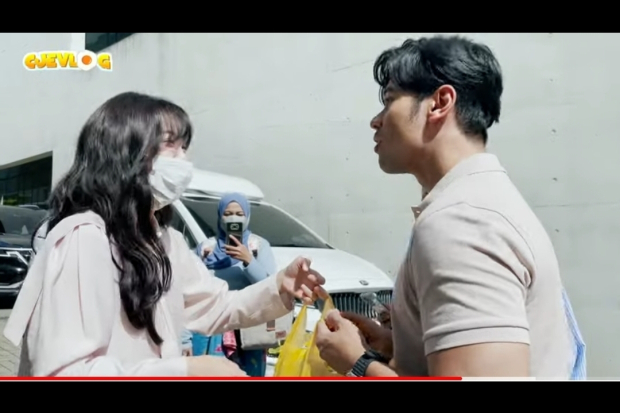 Kim Sejeong, Chicco Jerikho